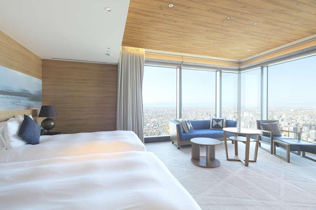 Nagoya Prince Hotel Sky Tower Værelse billede A guest room at the hotel